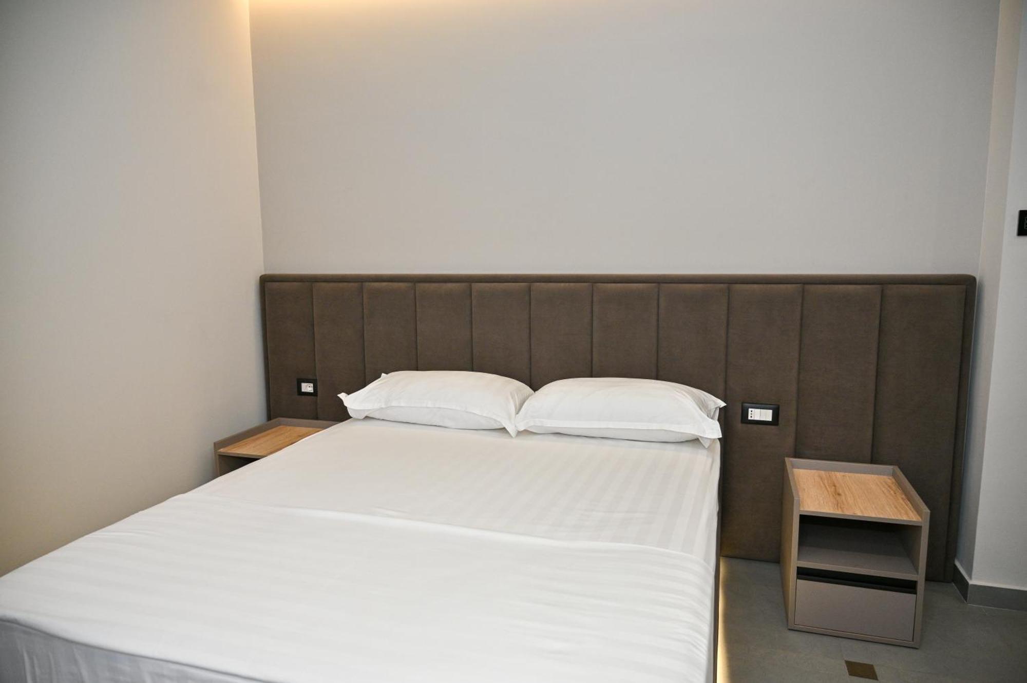 Hotel Vila Emes Дуррес Номер фото