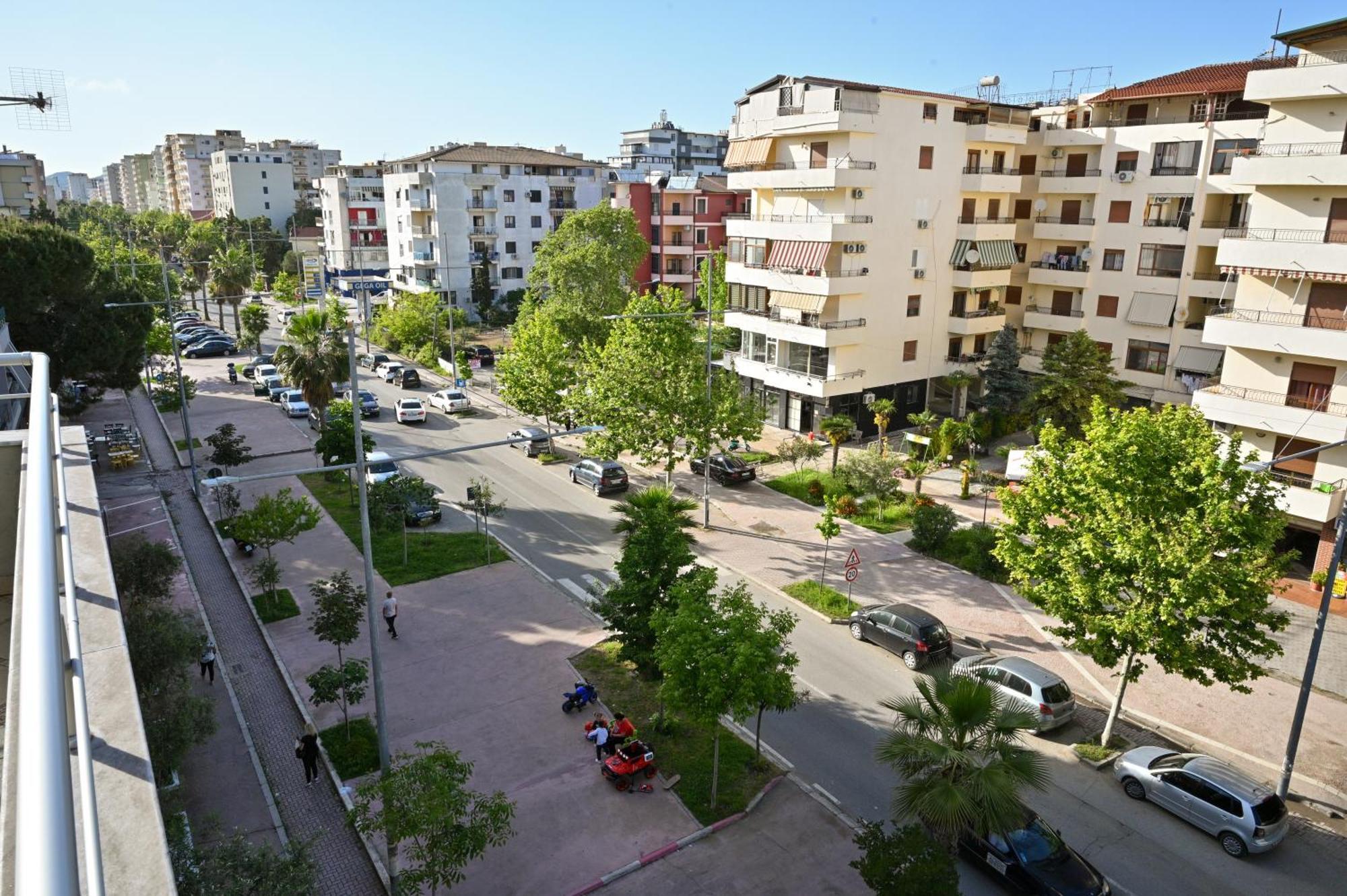 Hotel Vila Emes Дуррес Екстер'єр фото