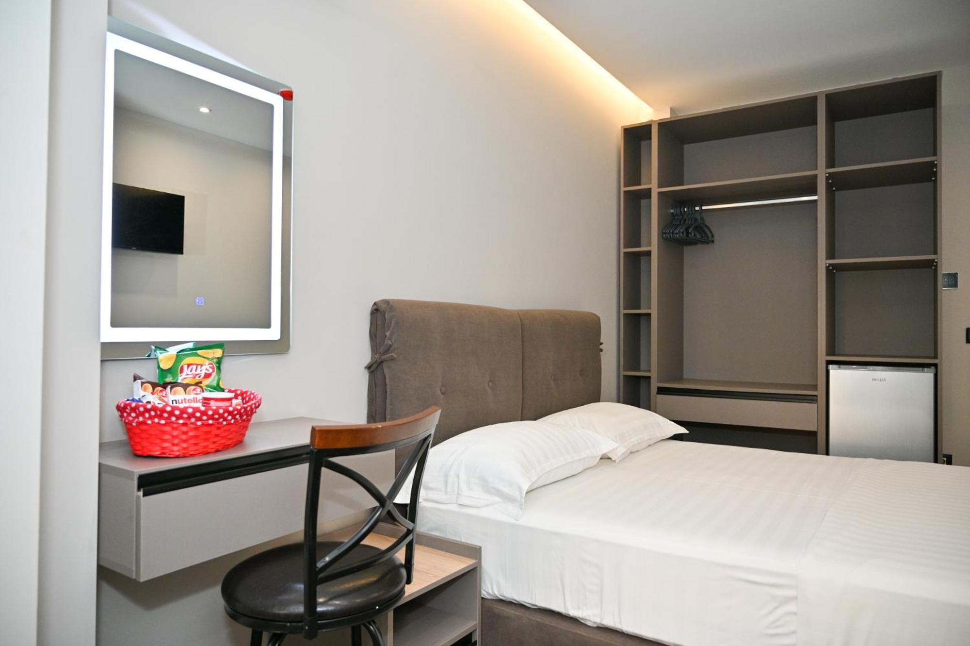 Hotel Vila Emes Дуррес Екстер'єр фото