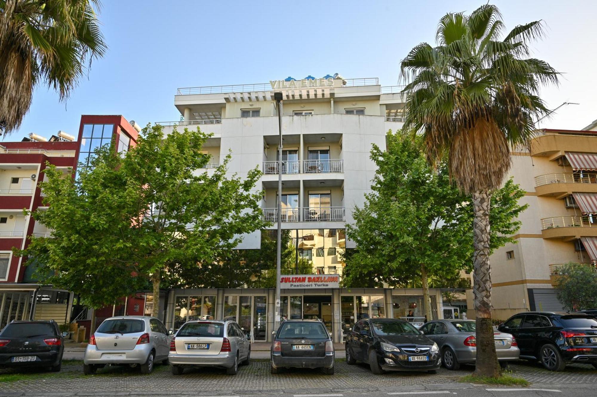 Hotel Vila Emes Дуррес Екстер'єр фото