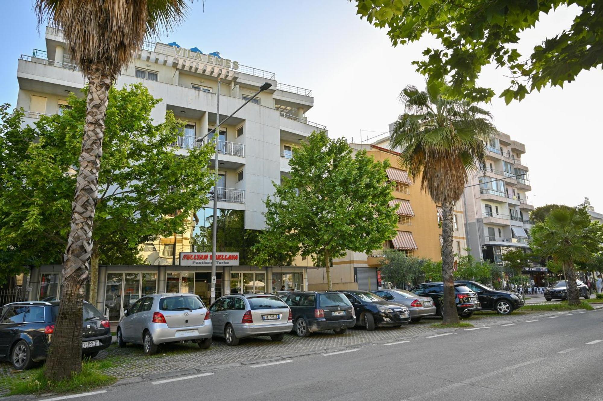 Hotel Vila Emes Дуррес Екстер'єр фото